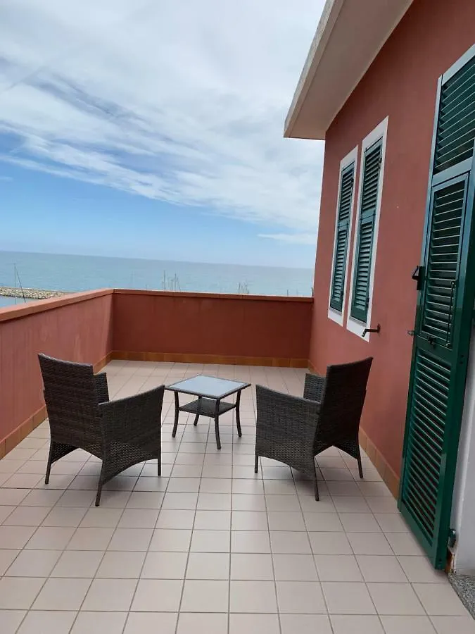 Baia Dei Gabbiani Hotel San Lorenzo al Mare 0*,  Italië
