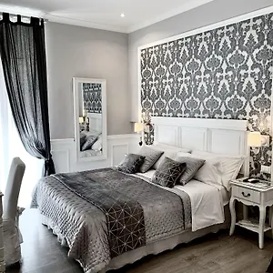 charme-chic.it-romehotels.com/